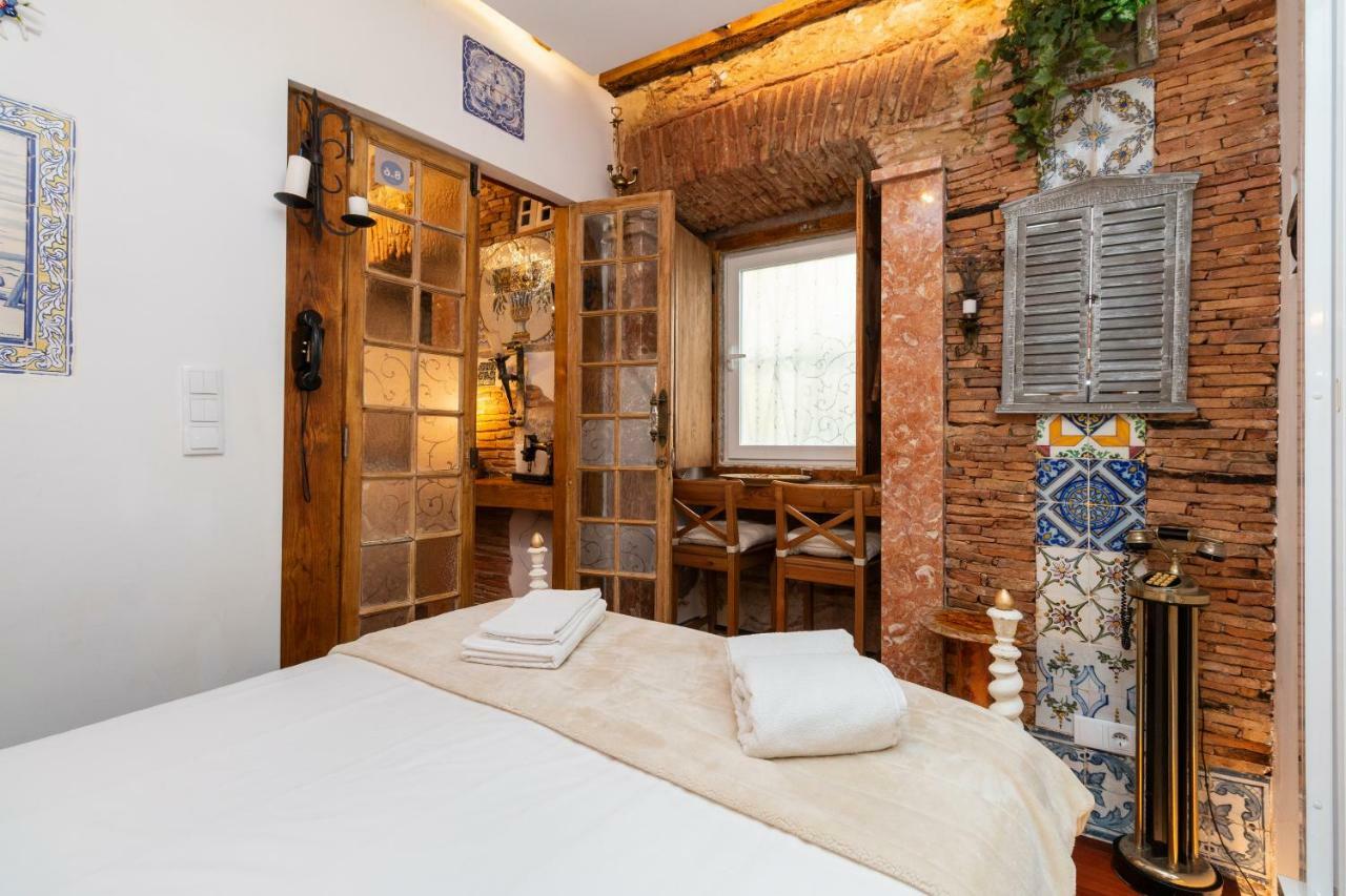 Romantic Medieval Apartment Lisabona Exterior foto